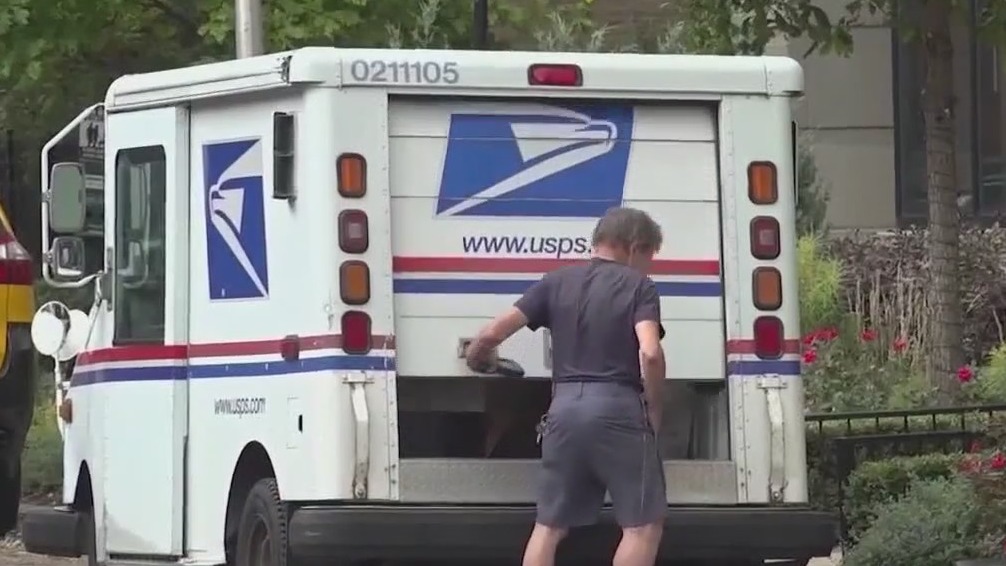 Postal worker robbed in Winter Park